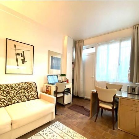 Tres Joli Studio En Plein Coeur Du 11Eme Párizs Kültér fotó